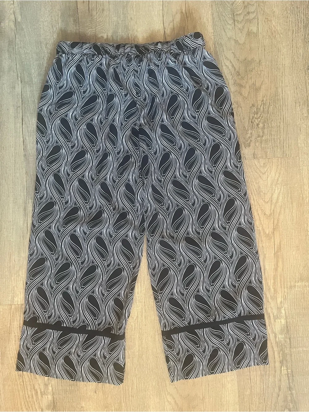 Michael Kors Black & White Printed Cropped Pants